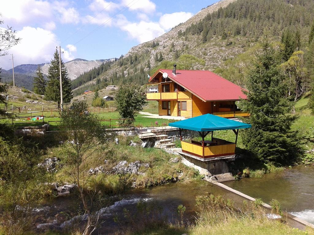 טריגראד Guest House Chobaka מראה חיצוני תמונה