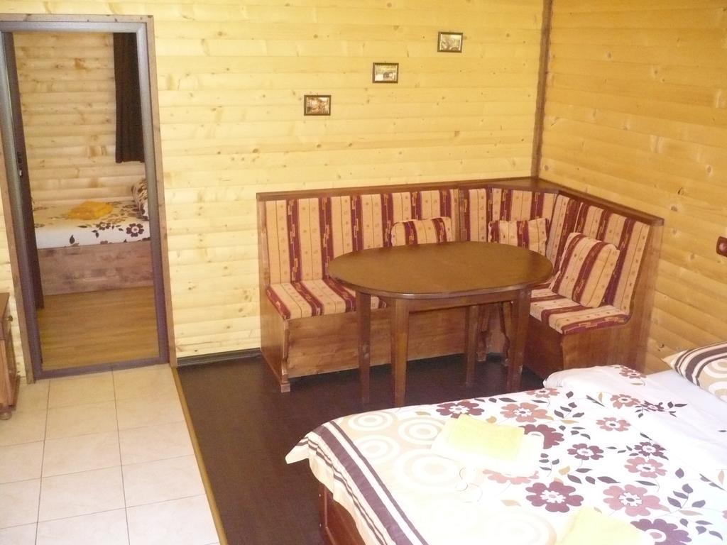 טריגראד Guest House Chobaka חדר תמונה