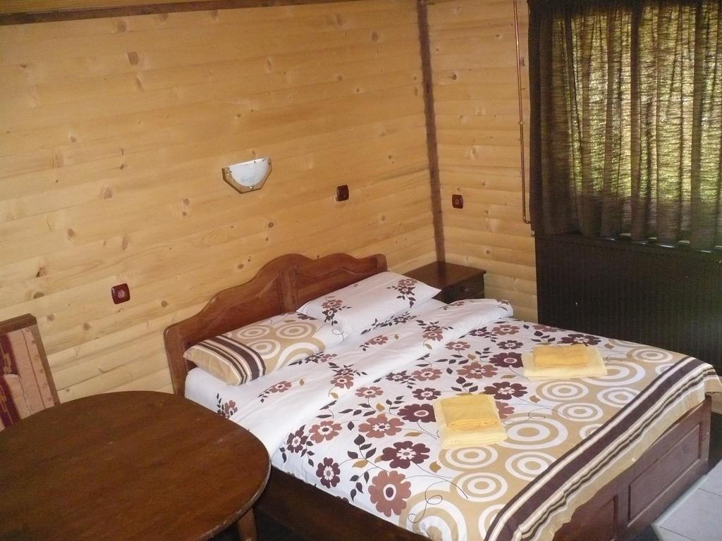 טריגראד Guest House Chobaka חדר תמונה