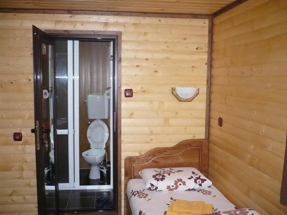 טריגראד Guest House Chobaka מראה חיצוני תמונה